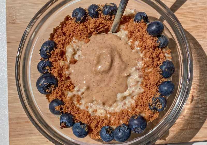 Lotus biscoff porridge with maple syrup