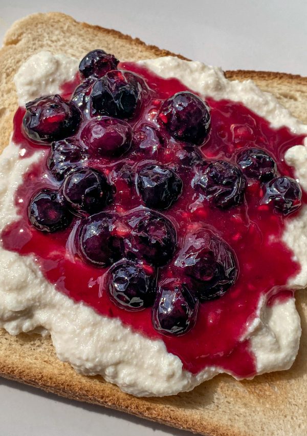 Ricotta toast with blueberries and raspberries