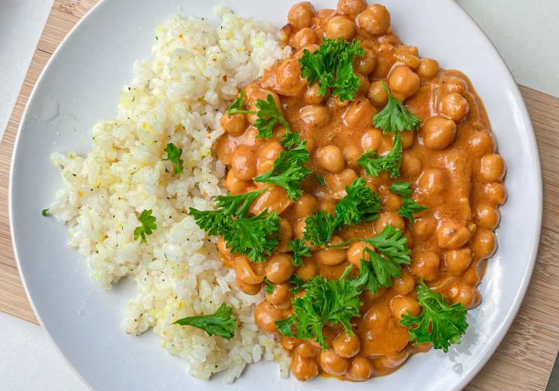 Chickpea curry with rice