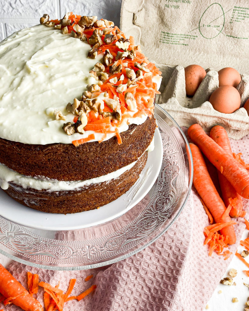 carrot cake with mascarpone cream 