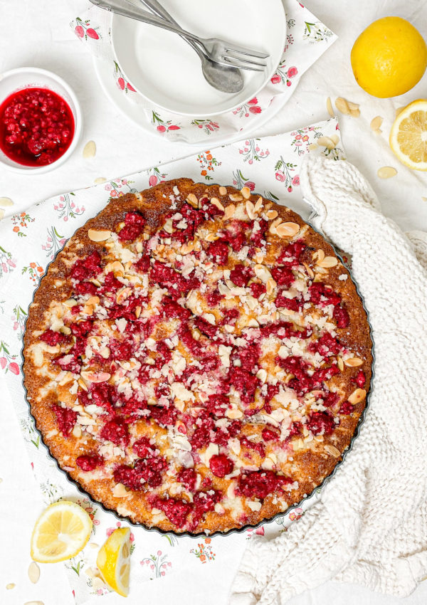 Raspberry Rhubarb Crumble Pie