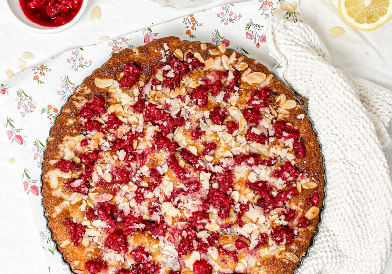 Raspberry Rhubarb Crumble Pie