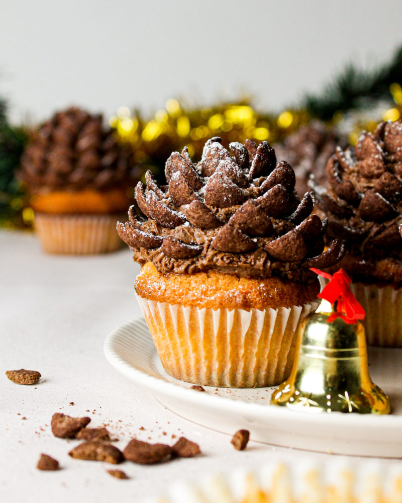 Chocolate Pine Cone Cupcakes – Mykhaila Eats
